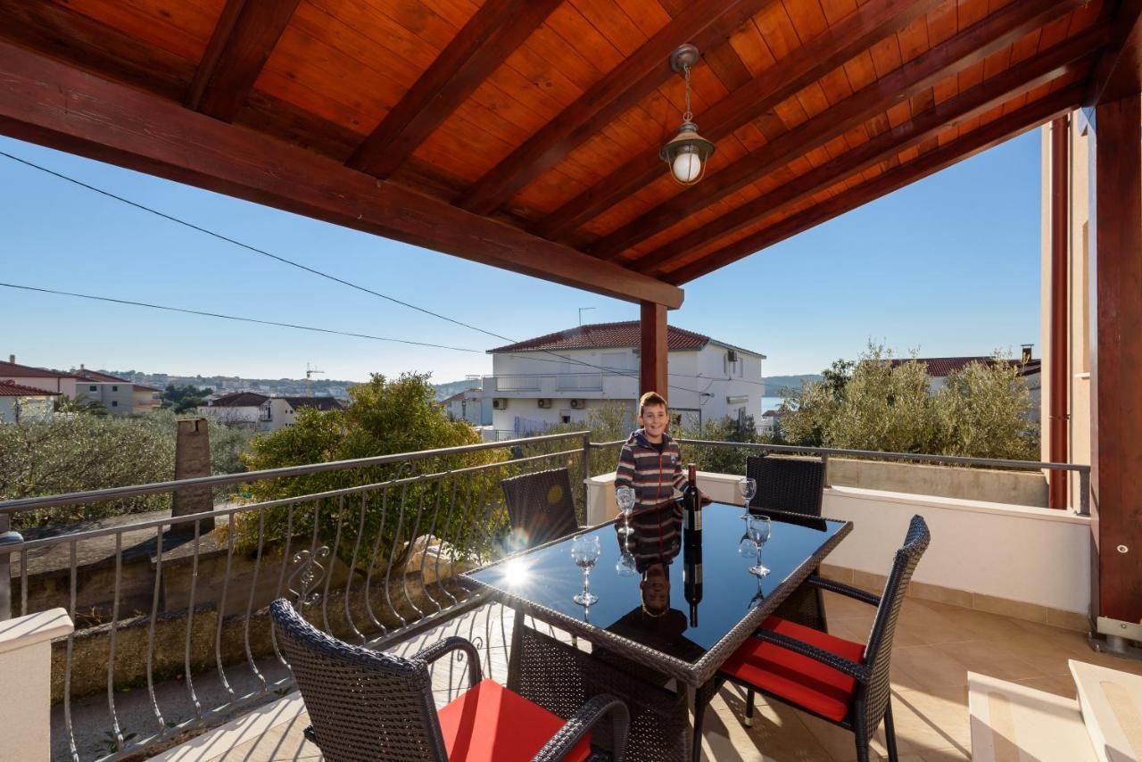 Apartmani Petra Traù Esterno foto