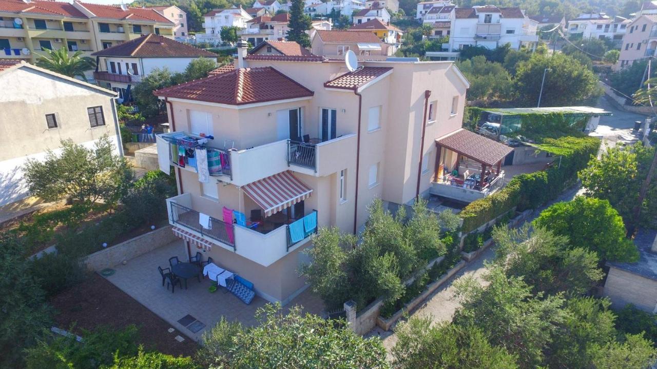 Apartmani Petra Traù Esterno foto