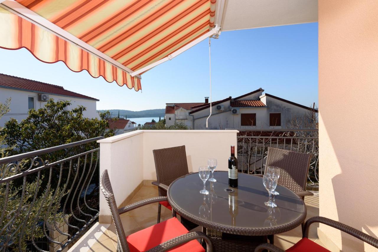 Apartmani Petra Traù Esterno foto