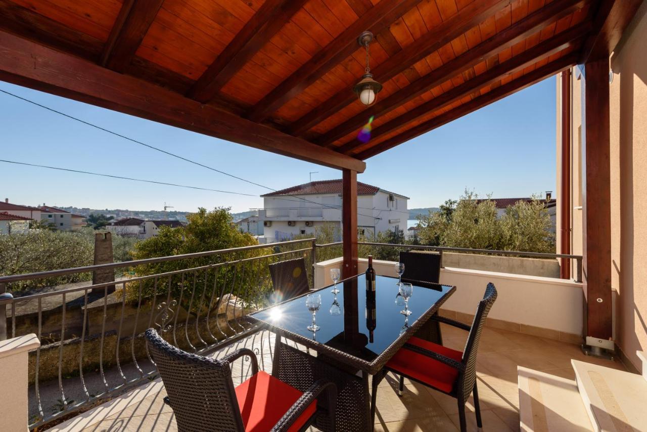 Apartmani Petra Traù Esterno foto