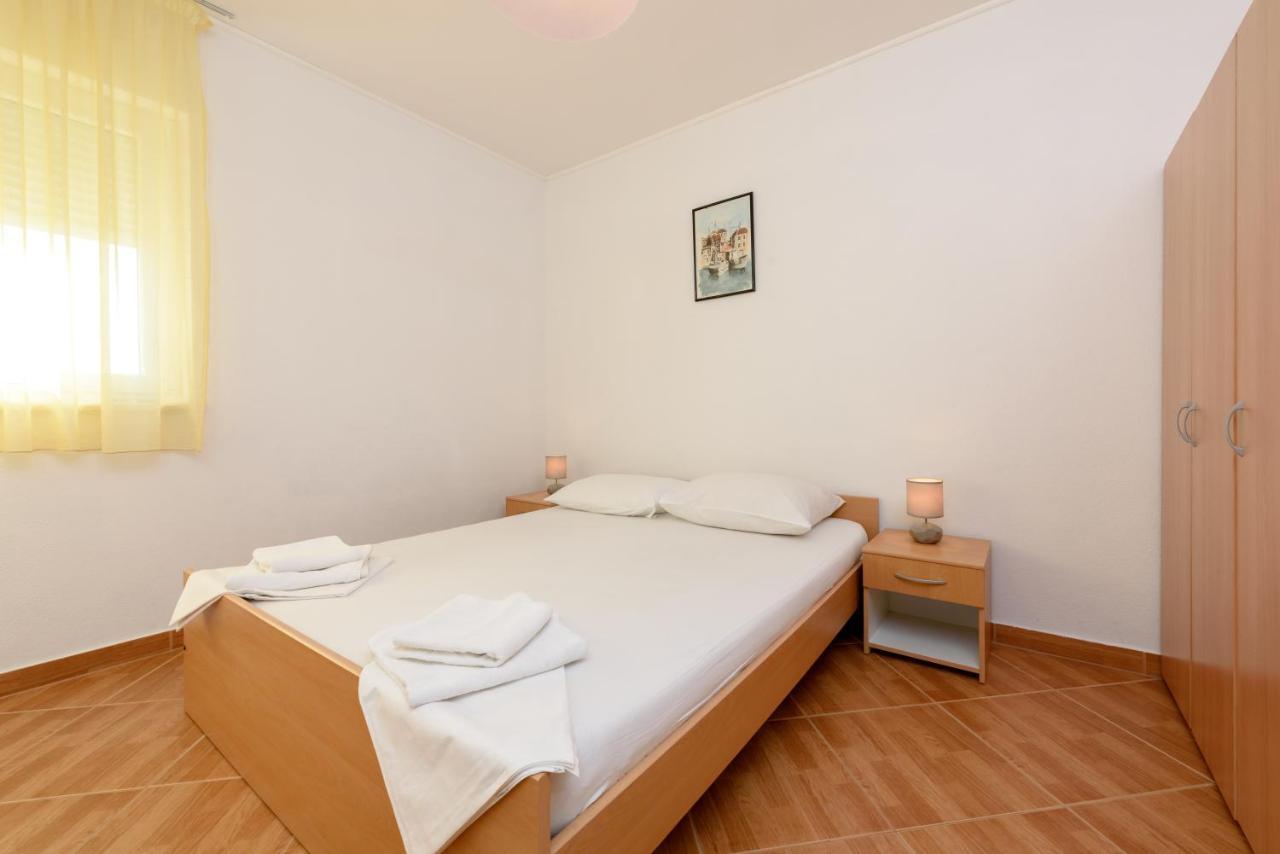 Apartmani Petra Traù Esterno foto