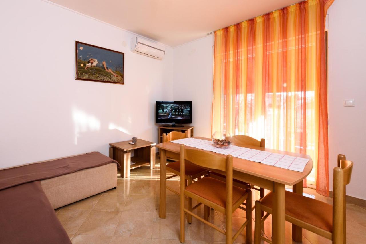 Apartmani Petra Traù Esterno foto